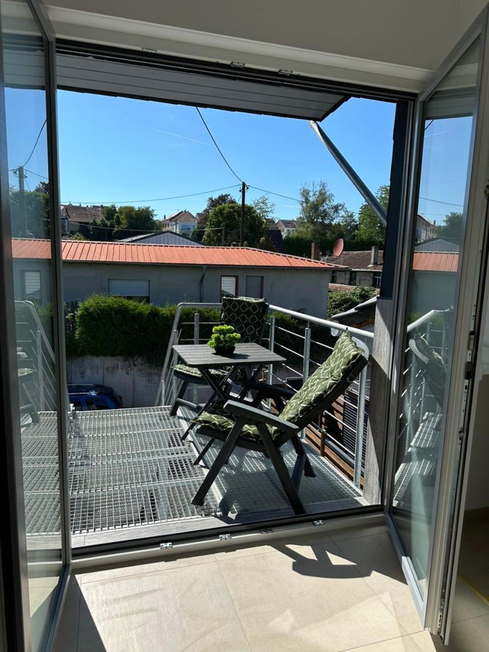 Grosse Ferienwohnung Gaestehaus Neubau Merzig 120M2 외부 사진