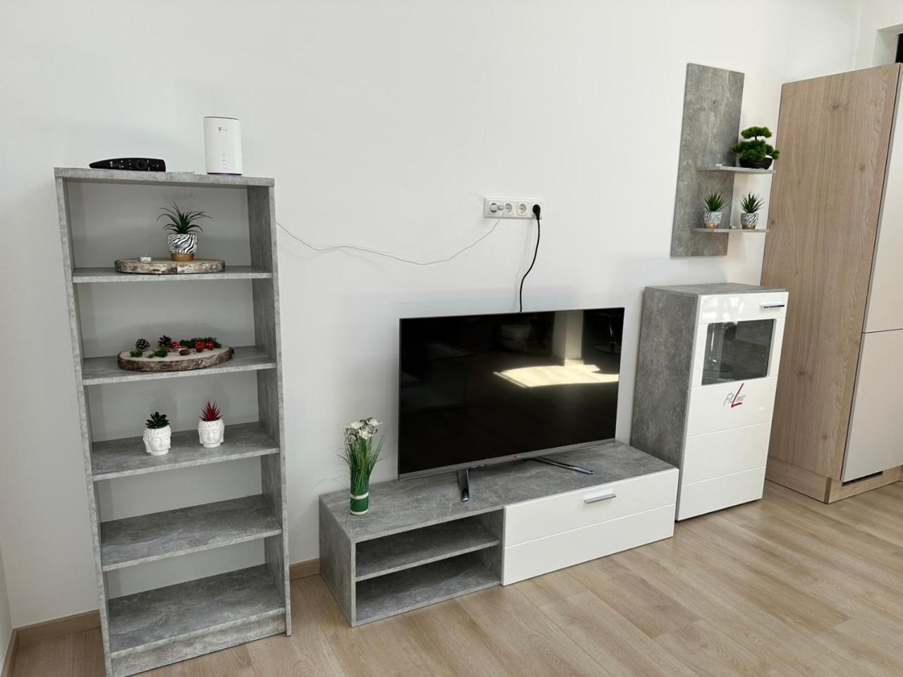 Grosse Ferienwohnung Gaestehaus Neubau Merzig 120M2 외부 사진