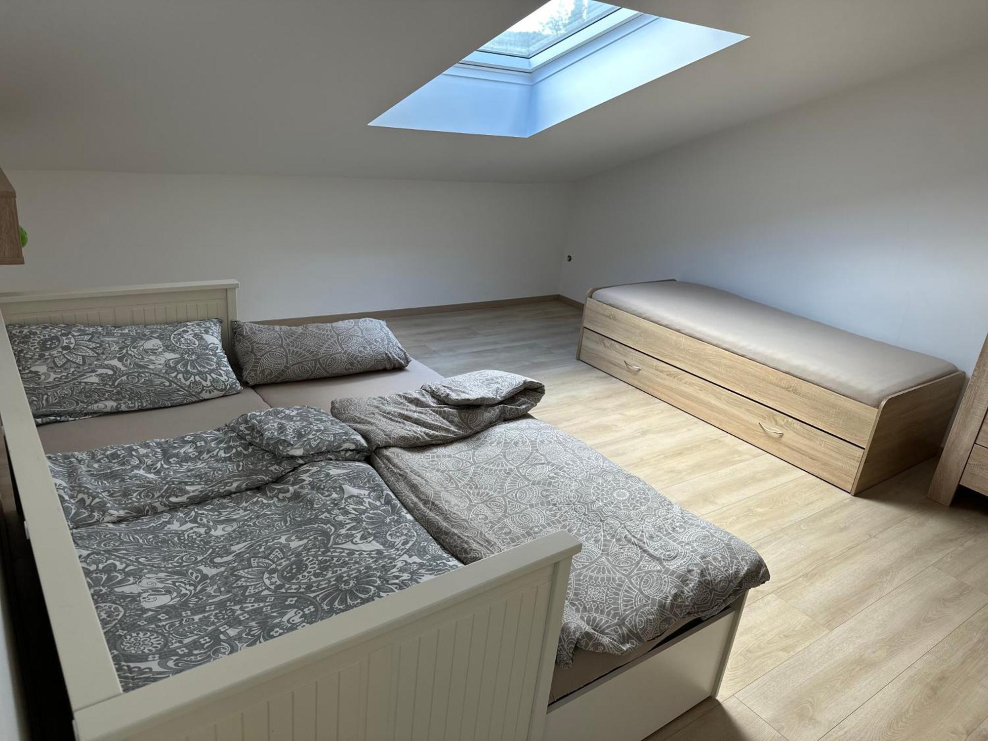 Grosse Ferienwohnung Gaestehaus Neubau Merzig 120M2 외부 사진