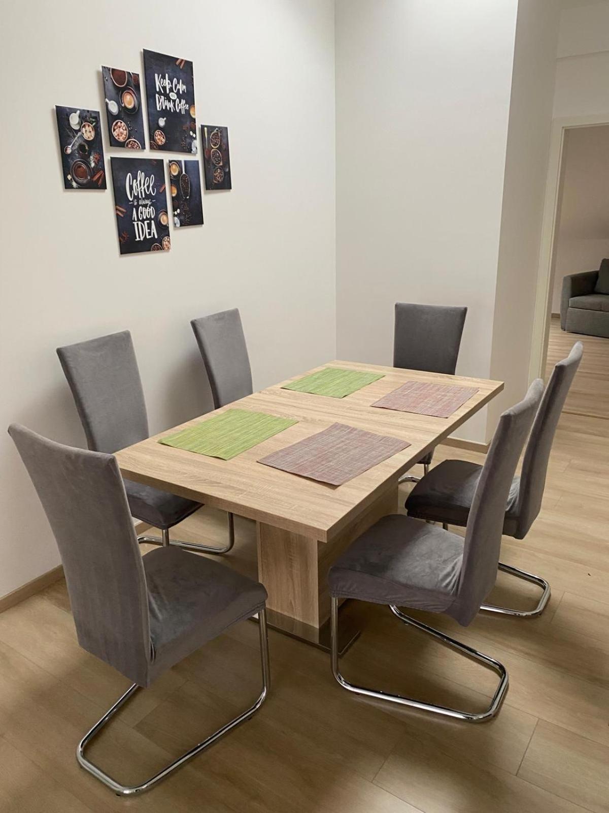 Grosse Ferienwohnung Gaestehaus Neubau Merzig 120M2 외부 사진